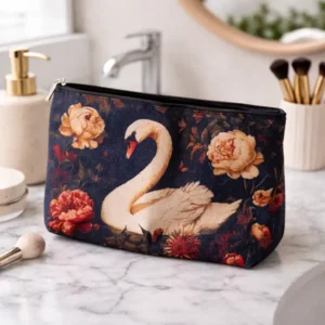 Pochette Cigno Floreale Blu Scuro con Zip | Beauty Case Elegante con cigno bianco e sfondo floreale dettagliato