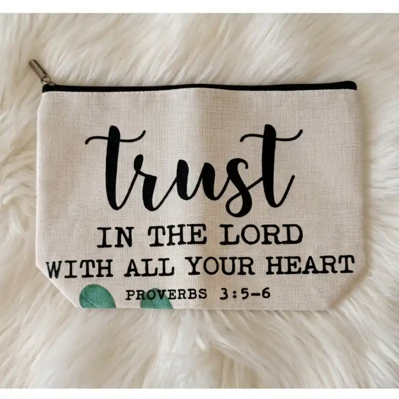 Pochette Trust in the Lord con Zip | Beauty Case con Versetto Biblico | Credi nel Signore con tutto il tuo cuore Proverbi 3:5-6 - immagine 2
